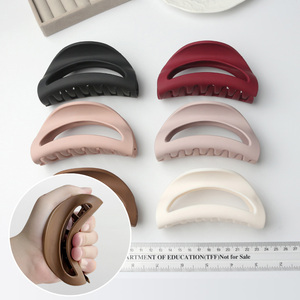 Pinza para el pelo de silicona mate flexible, muy elegante, de color sólido, irrompible, de goma suave como una nube, cómoda para usar al acostarse o al conducir. - Product Image 1