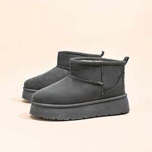 Stivali da <span class=keywords><strong>Neve</strong></span> Invernali Uggs in Pelle di Alta Qualità Adatti Sia <span class=keywords><strong>per</strong></span> il Tempo Libero che <span class=keywords><strong>per</strong></span> <span class=keywords><strong>la</strong></span> <span class=keywords><strong>Neve</strong></span> - Product Image 4