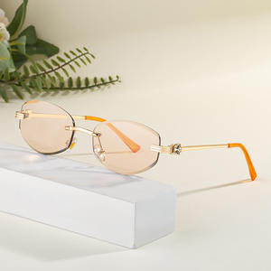 Gafas de Sol Fotocromáticas Ovaladas sin Montura para Mujer Lafont, UV400, Patillas Metálicas, Diseño de Leopardo, Protección Solar - Product Image 3