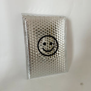 Sobre de correo de burbujas de 2 mil ecológico plateado personalizado, biodegradable para embalaje de ropa, entrega de regalo para envío de zapatos - Product Image 6