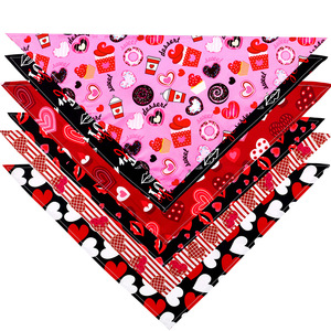 ผ้าพันคอสัตว์เลี้ยงลายโดนัทรูปหัวใจสำหรับวันวาเลนไทน์ ผ้าพันคอสุนัขทรงสามเหลี่ยม ผ้ากันเปื้อนแบบซักได้ ผ้าฝ้ายสองด้าน ผ้าพันคอสำหรับลูกสุนัข อุปกรณ์เสริม - Product Image 5