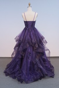 Mới bán buôn Ruffle V cổ thêu ăn mặc thanh lịch Đảng dài Gown bóng Gown prom DRESS 2025 - Product Image 2