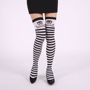 Calcetines Altos Hasta el <span class=keywords><strong>Muslo</strong></span> con Estampado de <span class=keywords><strong>Esqueleto</strong></span> para Mujer |   Opciones Personalizadas de Múltiples Colores |   Patrón de Hueso Novedoso |   Disfraces y Ropa para Fiestas de Halloween - Product Image 3