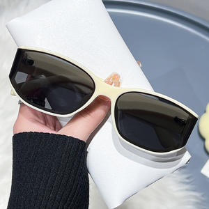 แว่นกันแดดทรงโค้งสำหรับผู้หญิงกรอบพีซีสีดำป้องกันรังสียูวี 400 ประเภท 3 แว่นกันแดดสไตล์การขับขี่ MD11305 - Product Image 2