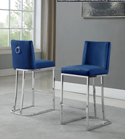Chaise de tabouret de bar à dossier bas en velours bleu marine en acier inoxydable doré avec base et anneau de dos chromés pour café de cuisine