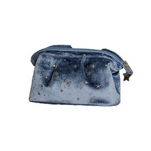Bolsa de Cosméticos de Terciopelo, Gran Capacidad, Duradera, con Cierre, Plegable, con Asa, para Colgar, con Diseño de Dulces, Práctica y Portátil para Viajes - Product Image 2
