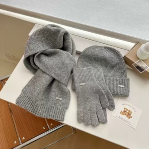 Berretti per foulard al collo 3 pezzi da <span class=keywords><strong>donna</strong></span> per uomo invernale con cappelli da esterno caldi da <span class=keywords><strong>donna</strong></span> lavorati a maglia in lana in poliestere Set di <span class=keywords><strong>guanti</strong></span> da <span class=keywords><strong>sciarpa</strong></span> - Product Image 6