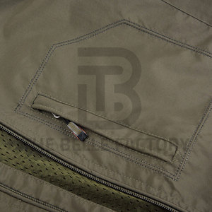 Chubasquero impermeable cómodo con cremallera para hombre para actividades al aire libre para viajes y senderismo hecho en Pakistán - Product Image 5