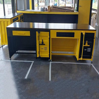 Bureau d'ordinateur modulaire en métal de style industriel moderne pour le bureau à domicile et une utilisation en coin