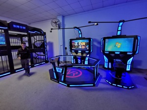 Equipo de Parque de Atracciones VR E-Space Walking plataforma de pie VR simulador <span class=keywords><strong>HTC</strong></span> <span class=keywords><strong>vive</strong></span> plataforma de simulador para la venta - Product Image 4