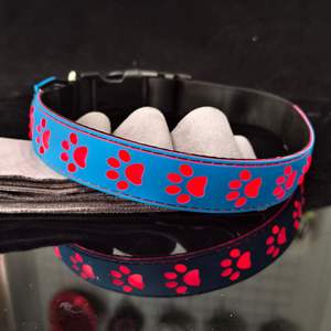 Coleira de Cachorro <span class=keywords><strong>LED</strong></span> de Luxo Recarregável USB HY <span class=keywords><strong>2026</strong></span> Nova e Mais Recente com Fitas e Padrão Sólido para Segurança Noturna Ajustável e com Luzes Piscantes - Product Image 5