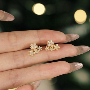 Dylam xinh xắn đồ trang sức thời trang năm mới giáng sinh Xmas Lễ Hội Phụ Nữ Cô Gái 5A Cubic Zirconia Fine cụm hoa Stud Bông tai - Product Image 3