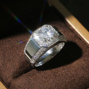 Anello da Uomo dal Design Classico, Stile Elegante - Product Image 3