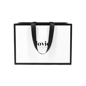 Ensemble de sacs <span class=keywords><strong>en</strong></span> <span class=keywords><strong>papier</strong></span> beige de luxe (3 pièces) avec nœud |   Logo de marque imprimé sur mesure pour l'emballage de produits et de cadeaux - Product Image 4