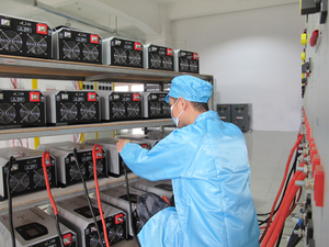 <span class=keywords><strong>Inverter</strong></span> 12V a 220V Onda Sinusoidale Pura, <span class=keywords><strong>Inverter</strong></span> Solare Ibrido 1kW DC/AC - Product Image 5