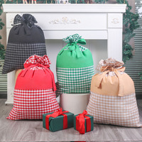 Sacs de Noël en gros à carreaux gingham avec pompons, sacs cadeaux de Noël en toile à carreaux, sacs du Père Noël