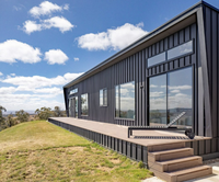 Maisons modulaires Design familial luxueux avec 4 chambres à coucher, 2 salles de bain, espaces de vie ouverts spacieux et terrasses expansives
