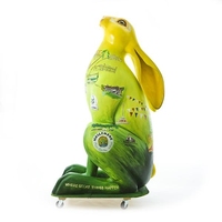 Offre Spéciale Pop Art résine de polissage colorée fibre de verre dessin animé jouets Statue de lapin Sculpture personnalisée