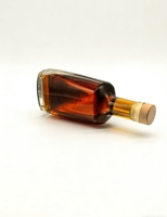 Bouteilles de Cognac en Verre Transparent de Qualité Supérieure, Élégantes, 700ml 750ml, Personnalisables, Forme Trapézoïdale Carrée, pour Spiritueux Artisanaux – Vente en Gros