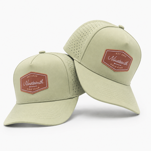 Gorra de Golf de Cinco Paneles con Estampado de Cuero, Personalizada OEM, MOQ Bajo, Alta Calidad, Visera Plana, Secado Rápido, Transpirable y Ligera - Product Image 1