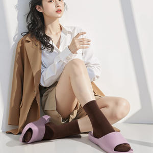 Pantuflas al por mayor para mujer, ortopédicas con soporte de arco para pies planos, correctoras, antideslizantes, desodorantes, cómodas para uso doméstico en verano. - Product Image 1