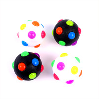 Balle rebondissante promotionnelle LED multicolore en TPR phosphorescente de 6,5 cm pour soulager le stress, jouet à mâcher pour enfants et jouet à mâcher pour chien