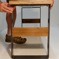Banc de base de table basse de console moderne avec pieds en bois rustiques et cadre en métal carré pour une utilisation en extérieur dans les hôpitaux ou les ateliers