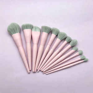 YRX 12PCS Pink Luxury Makeup Brush Set Oem Custom Private Label Fluffy Makeup Brushes Set With Synthetic Fibers - Product Image 4