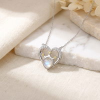 Collier Pendentif Cœur Couronne Opale Élégant ZG avec Cadre Ouvert et Accent Étoile en Zircon, Plaqué Rhodium, Idéal Cadeau
