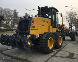 Новый дорожно-строительный грейдер GR180 мощностью 180 л.с. с передним отвалом и рыхлителями для общего назначения - Product Image 6