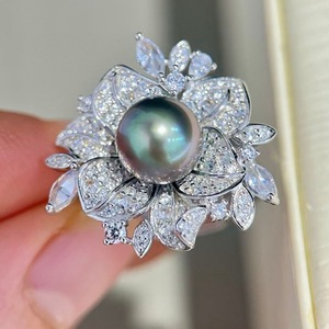 Exquisita Perla Verde Pavo Real de Tahití de 8-9 mm, Incrustación Impecable, Diseño de Flor Ajustable de Lujo, Plata Pura Brillante, Flor de Lujo - Product Image 4