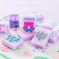 Ensemble de Mahjong Américain Portable en Acrylique Imprimé Dessin Animé Paris Violet, Luxe Moderne, Durable, pour Jeu Familial en Intérieur, Cadeaux de Divertissement
