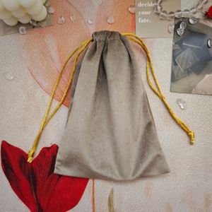 Sac de rangement en velours à cordon coulissant, haut de gamme, durable, personnalisé, pour bougies, outils de maquillage, emballage anti-poussière, sac de shopping, sac cadeau, vente en gros - Product Image 4