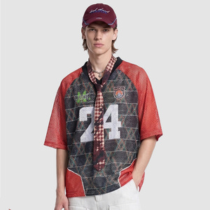 เสื้อฟุตบอลแขนสั้นคอวีพิมพ์ลายตัดกัน รุ่นใหม่ประจำฤดูร้อนปี 2026 เสื้อยืดอเนกประสงค์ - Product Image 1
