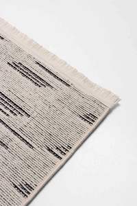 พรมปูพื้นลายเพชรเรขาคณิตสีขาวมิรา ขนาด 7 มม. ซักได้ กันลื่น เป็นมิตรกับสิ่งแวดล้อม เป็นมิตรกับสัตว์เลี้ยง ผลิตจากโพลีเอสเตอร์ สำหรับใช้ในบ้าน - Product Image 3