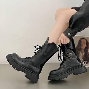 2025 Damen Sommer New Joker Retro Dickhackige Motorrad-Kurz stiefel Schwarze Schnürung English Light Western Snow Boot - Product Image 5