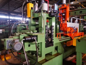 Parabolische Blattfeder-Rollmaschine mit Langem Konus Rollenausrüstung - Product Image 5