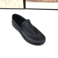 Sommerliche Business-Slipper aus echtem Vollnarbenleder für Herren – Atmungsaktive britische Slipper im Business-Stil mit Metallakzenten