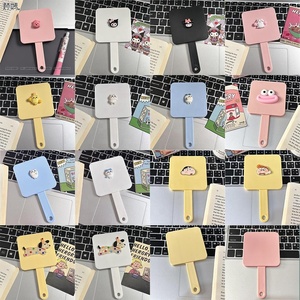 Specchio Cosmetico Portatile Carino a Forma di Cartone Animato con Pettine Integrato, Specchio da Mano Personalizzato per Ragazze e Bambini - Product Image 3