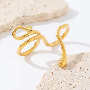 Novos Anéis de Joias em Aço Inoxidável com Revestimento Dourado à Prova d'Água e Sem Oxidação com Pedras de Rhinestone Brancas - Product Image 3
