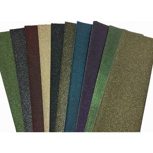 Nastro Antiscivolo per Skateboard di Alta Qualità, Colorato Oro, Argento, Nero, Rosso, Blu, Rotoli di Griptape Glitterato per Longboard, Monopattini e Pattini - Product Image 2