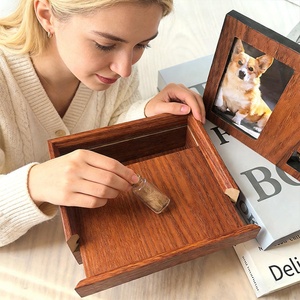 Penjualan Panas Kotak Kayu untuk Hewan Peliharaan dengan Bingkai Foto, Kotak Kremasi Kayu Alami Buatan Tangan, Kotak Kayu untuk Abu Jenazah Anjing Kucing, Kotak Kayu untuk Hewan Peliharaan. - Product Image 4