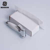 OEM/ODM Tête de pulvérisateur de bidet portable en plastique ABS personnalisable Bidet portable de voyage facile pour accessoires de salle de bain toilettes