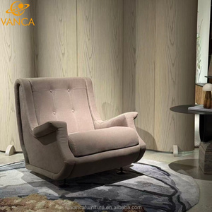 Fauteuils de salon de style <span class=keywords><strong>français</strong></span>, tissu givré de haute qualité, rembourrés, fauteuil simple pour la maison, salon, fauteuil à bascule avec pieds en acier - Product Image 1