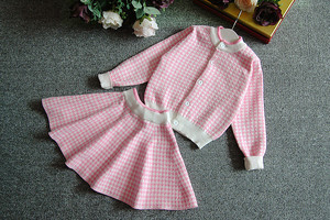 Producto de Moda Otoñal, Conjunto de Ropa para Niñas con Suéter de Punto de Manga Larga y Falda - Product Image 4