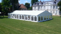 Location de tentes de réception de luxe personnalisées, structure en alliage d'aluminium, PVC, imperméables quatre saisons, ignifuges, blanches, pour mariages en plein air