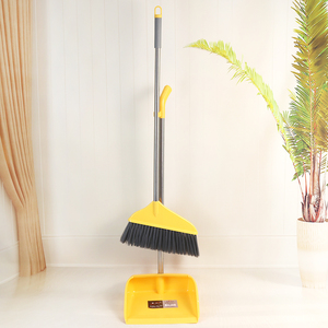 JY1326 Ensemble <span class=keywords><strong>balai</strong></span> et pelle 2-en-1 portable en plastique, le plus vendu pour usage domestique, pour le <span class=keywords><strong>nettoyage</strong></span> des sols intérieurs et extérieurs - Product Image 1