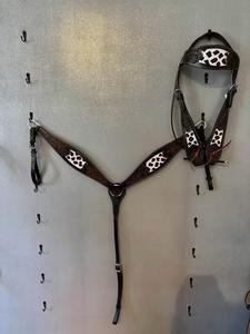 Conjunto de Arreos de Cuero Premium de Alta Calidad con Incrustaciones de Pelo de Vaca para Caballo, que Ofrece Comodidad Óptima y Durabilidad. - Product Image 2