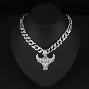 Stock de fábrica Venta caliente Iced Out 15mm Ancho Cadena de eslabones cubanos Aleación de zinc Hip Hop Rhinestone Cabeza de <span class=keywords><strong>vaca</strong></span> Colgante Collar - Product Image 4