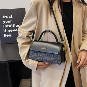 Bolso de Mujer de Moda, Nuevo y en Oferta, con Estampado de Letras, Bolso de Hombro Único, Bolso Bandolera Casual Minimalista - Product Image 2